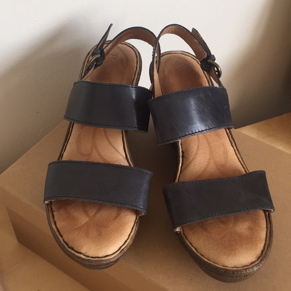 Born Shoes navy wedges